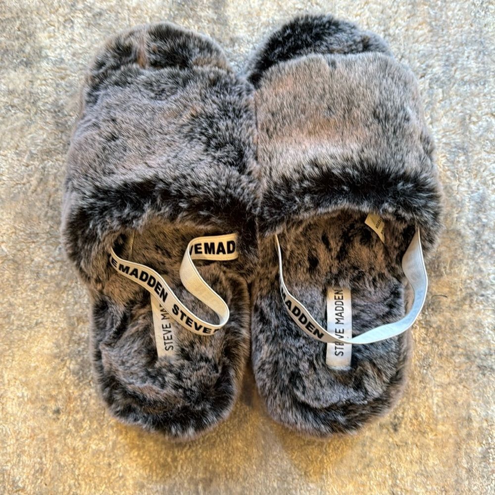 Steve Madden Gray Furry Slippers